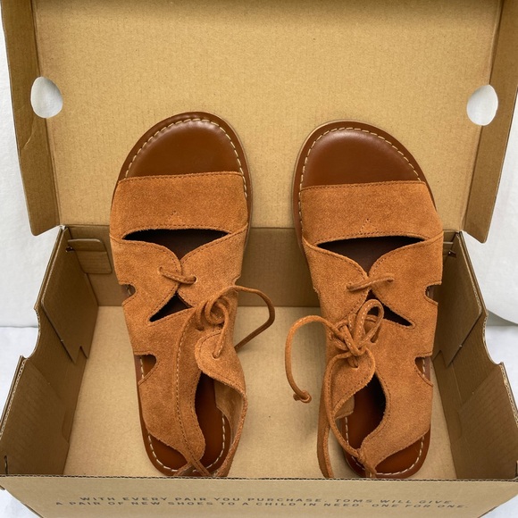 New in box. Toms Gladiator Suede Sandals. Size 6.5 - Picture 1 of 5